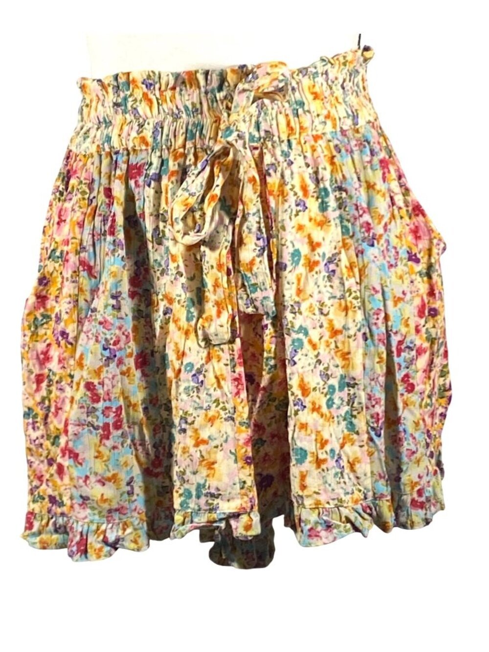 Angie Floral patchwork Ruffle Hem Shorts Elastic Waist & Tie Belt Size M boho